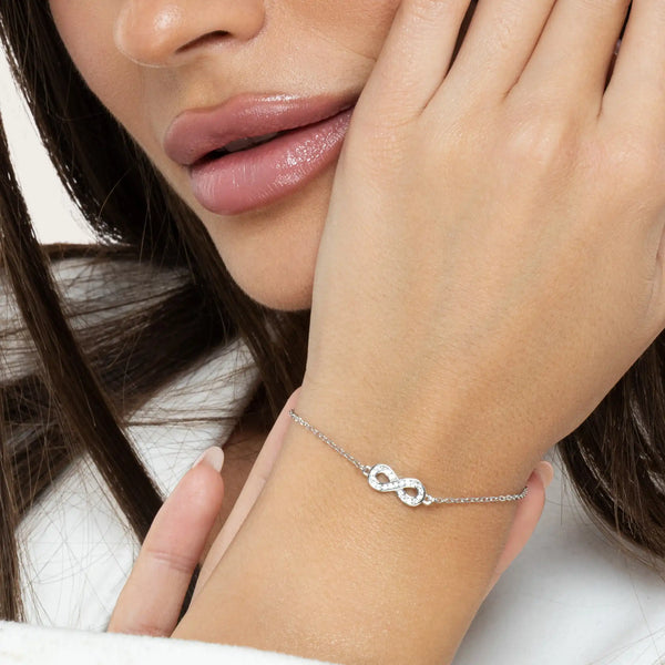 SREBRNA NARUKVICA INFINITY LOOP