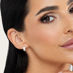 SREBRNE MINDJUŠE JOAN YI