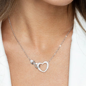 SREBRNA OGRLICA INFINITY LOVE