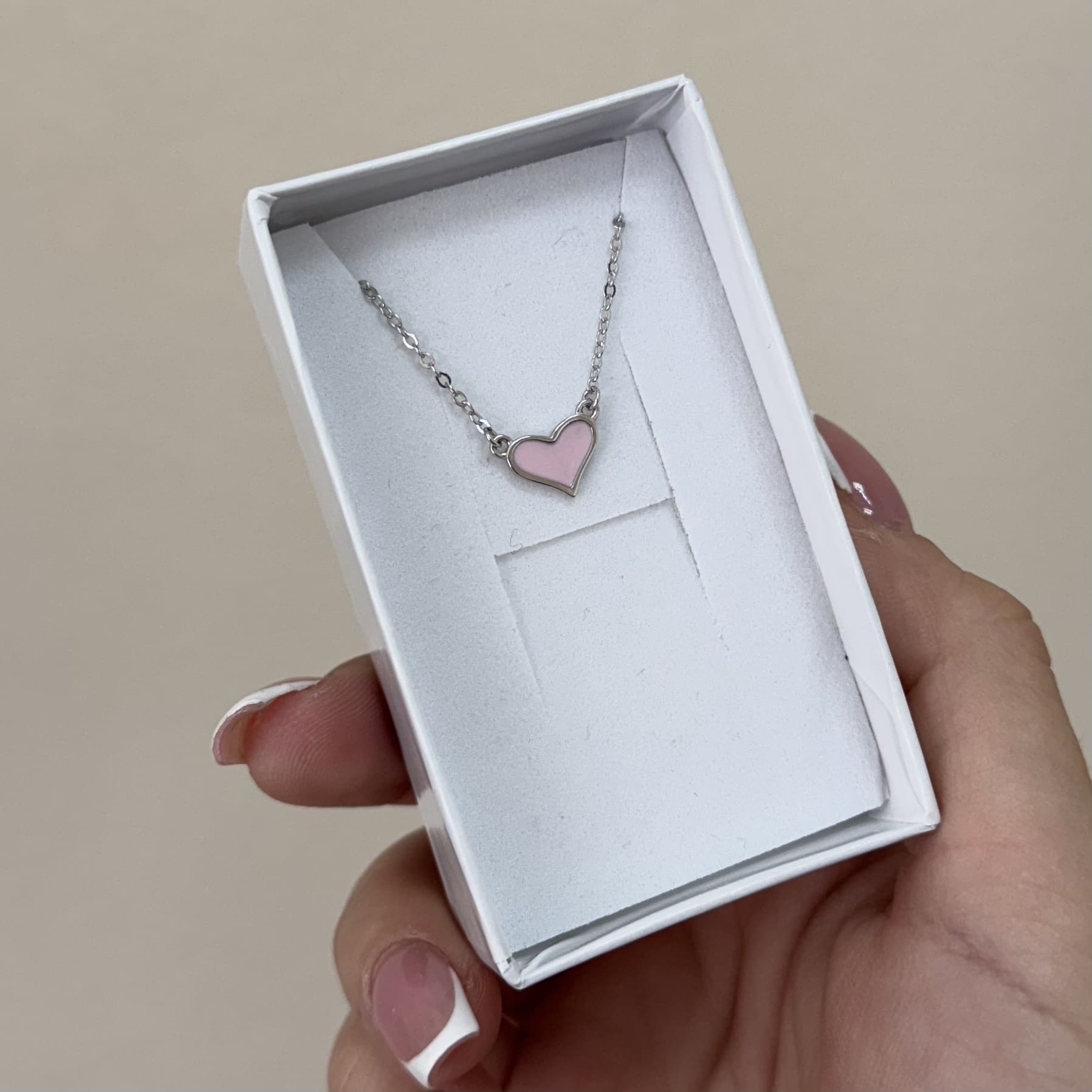 SREBRNA OGRLICA MINI AMOR